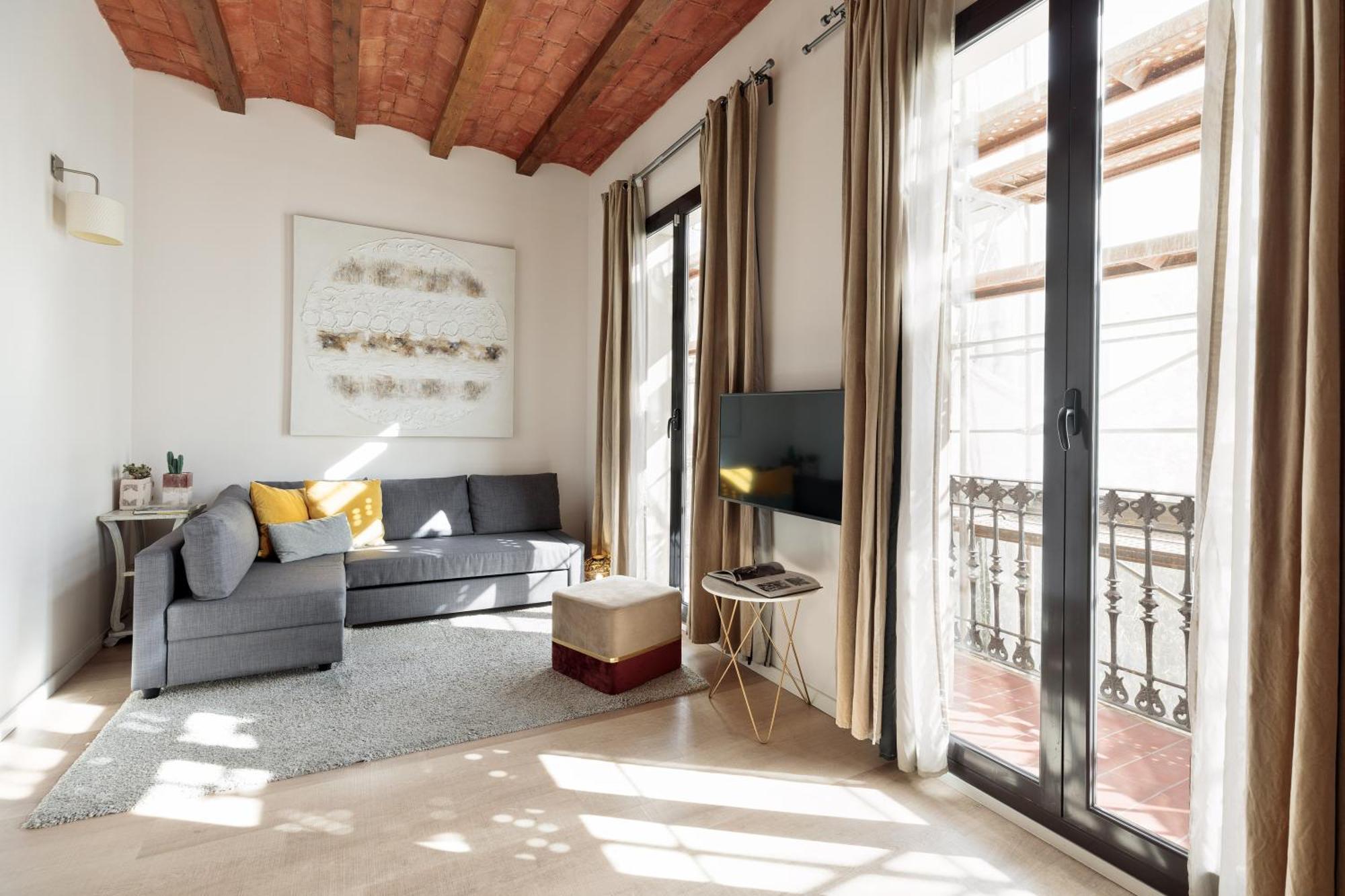 Enjoy Montserrat Boutique In Eixample Barcelona